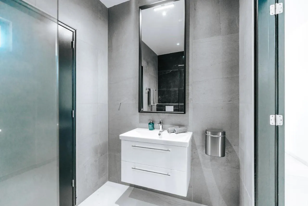 Gray Door Apartments - Adults Only Palm Beach