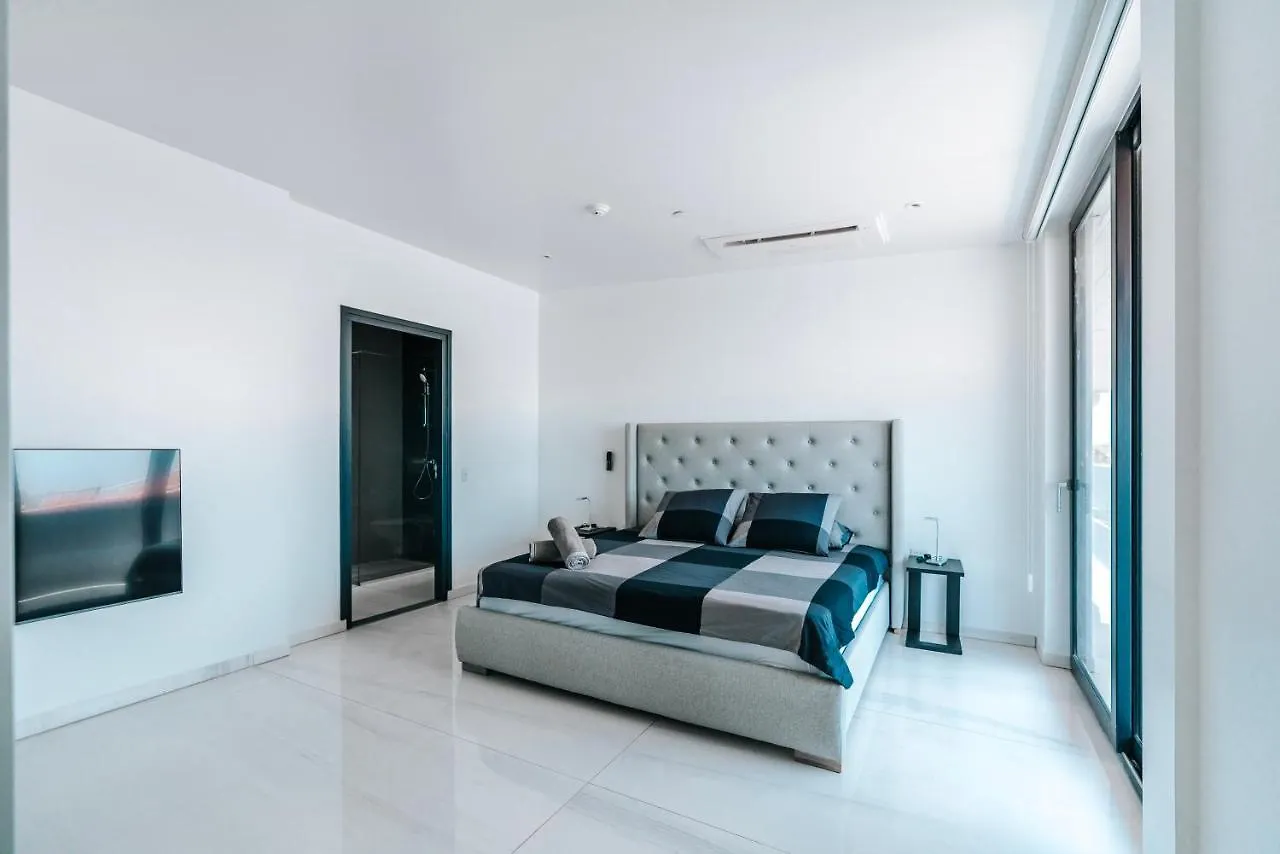 Gray Door Apartments - Adults Only Palm Beach